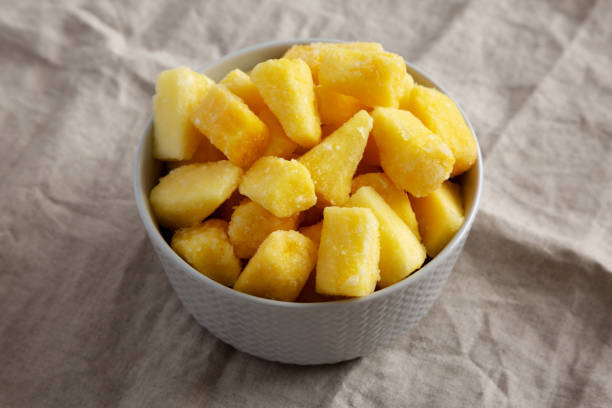 PINEAPPLE CHUNKS / ANANAS EN MORCEAUX (1KG)