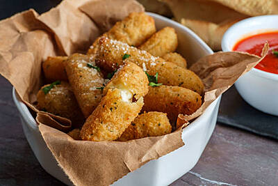 Crispy Tempura Mozzarella Sticks/ Bâtonnets de Fromage 4.4 lb