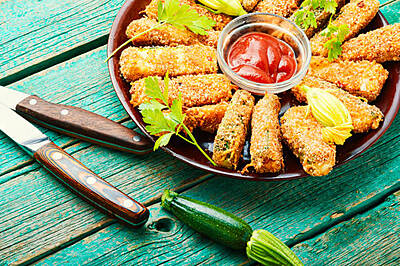 CRISPY TEMPURA ZUCCHINI STICKS/ COURGETTES 5lb